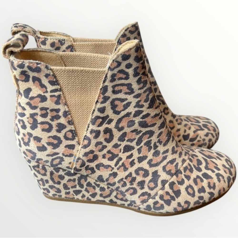 Toms Kelsey wedge Booties in leopard